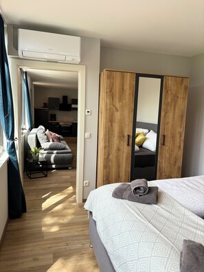 1 bedroom, WiFi, bed sheets