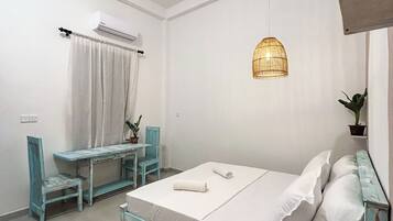 Deluxe Double Room, Patio, Garden View