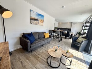 TV - Beach House Westkapelle 105.1 by Interhome (Westkapelle)