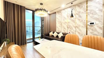 Luxury Apartment, 2 Bedrooms, City View | 2 bedrooms, premium bedding, individually decorated