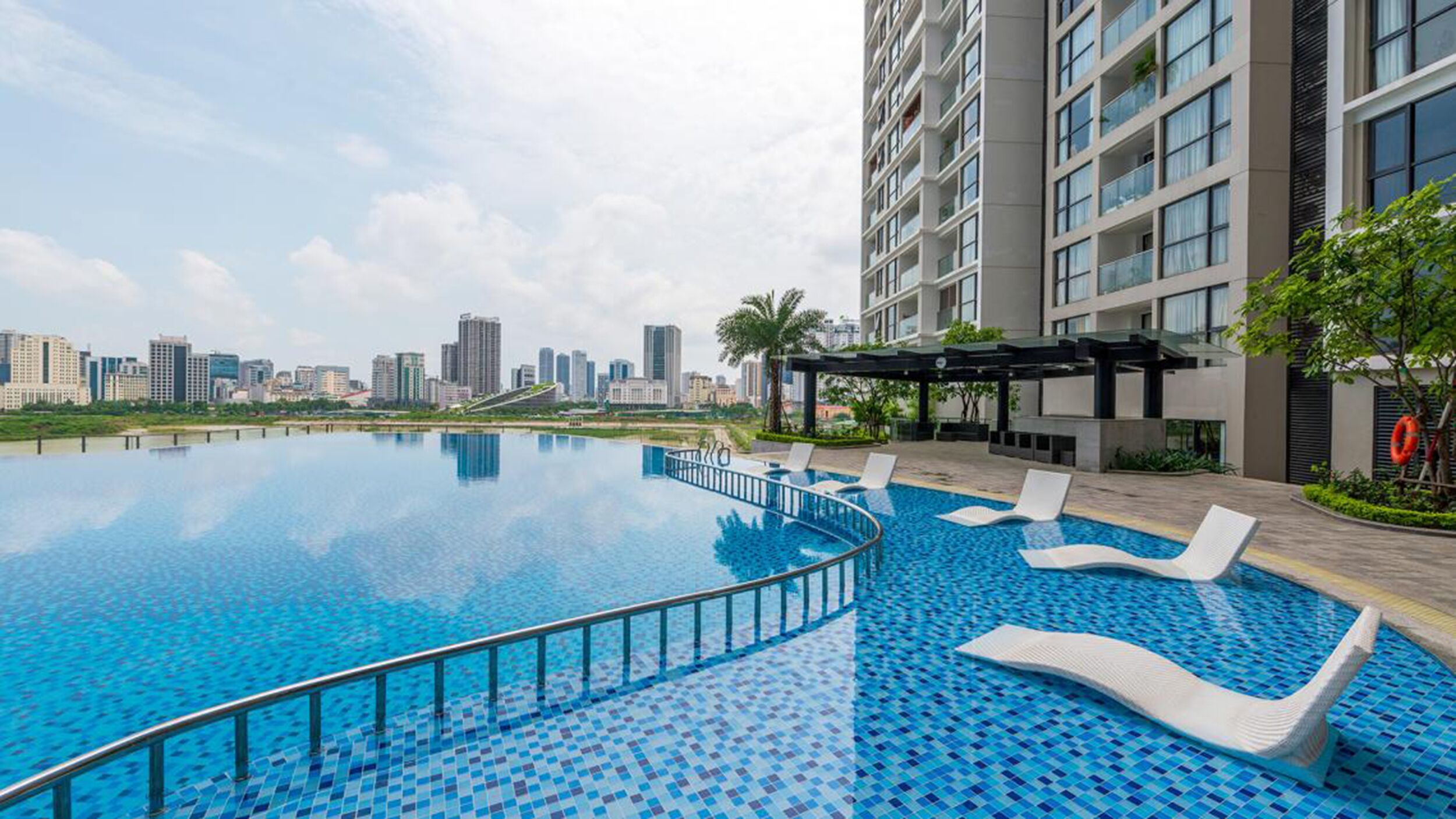 Indoor pool, seasonal outdoor pool