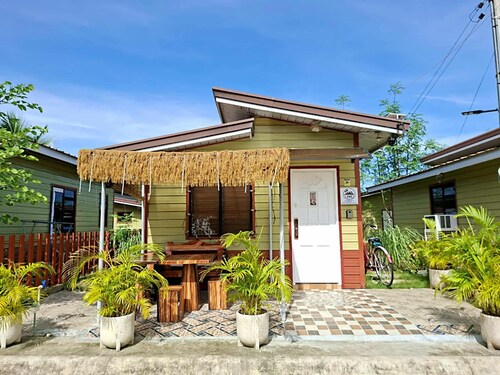 Fully Furnished Bungalow in Olango Island w/ WiFi, AC and Washing Machine