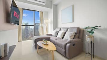 Apartment, 1 Bedroom, City View | Living room