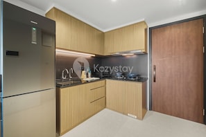 Apartment, 1 Bedroom, City View | Private kitchen
