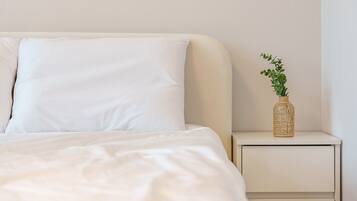 Basic Room, 3 Bedrooms (Dog Flirting(Private house)) | 3 bedrooms, free WiFi