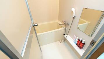 Family Apartment, Multiple Beds, Non Smoking, Ground Floor | Bathroom