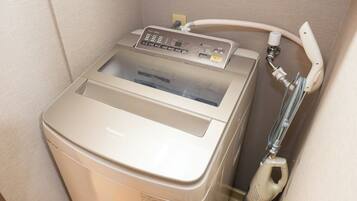 Family Apartment, Multiple Beds, Non Smoking, Ground Floor | Individually decorated, individually furnished, desk, blackout curtains