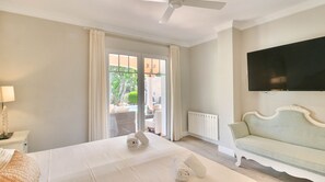 4 quartos, Wi-Fi de cortesia, roupa de cama