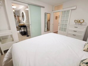 Iron/ironing board, free WiFi, bed sheets