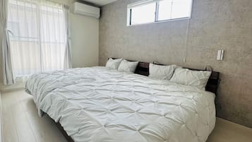 4 bedrooms, WiFi, bed sheets