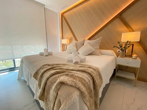 3 habitaciones, tabla de planchar con plancha, wifi y ropa de cama 
