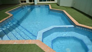 Pool - Juffair Bahrain / Tow Bedroom Apartmen (Jaffer)
