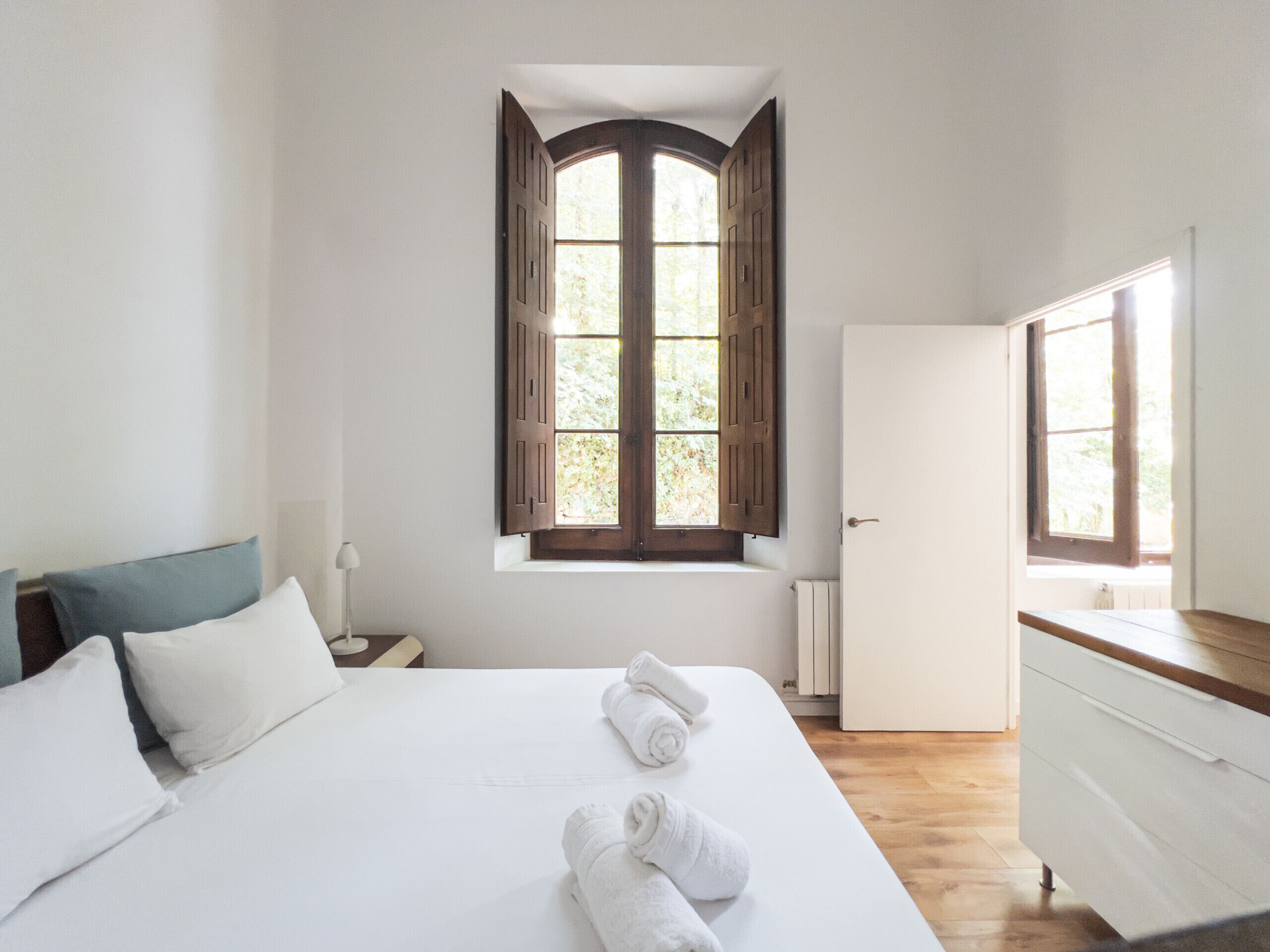 5 chambres, lit parapluie, Wi-Fi gratuit, draps fournis