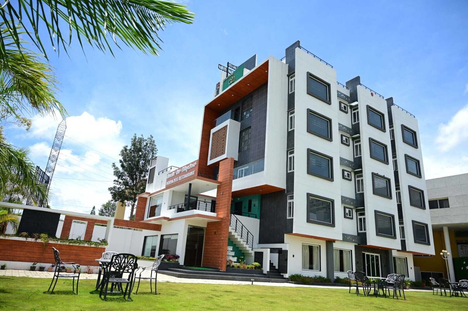 المنشأة من الخارج