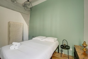 2 bedrooms, free WiFi - The cabin: In the shade of old beams (Tours)