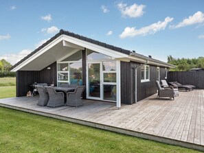 Outdoor dining - "Rether" - 400m from the sea by Interhome (Nordborg)