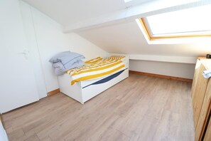 3 chambres, fer et planche à repasser, Wi-Fi gratuit