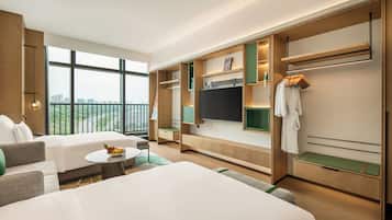 Habitación doble superior, vistas a la ciudad | 1 dormitorio, cortinas opacas, tabla de planchar con plancha