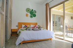 3 quartos, ferros/tábuas de passar roupa, acesso à internet