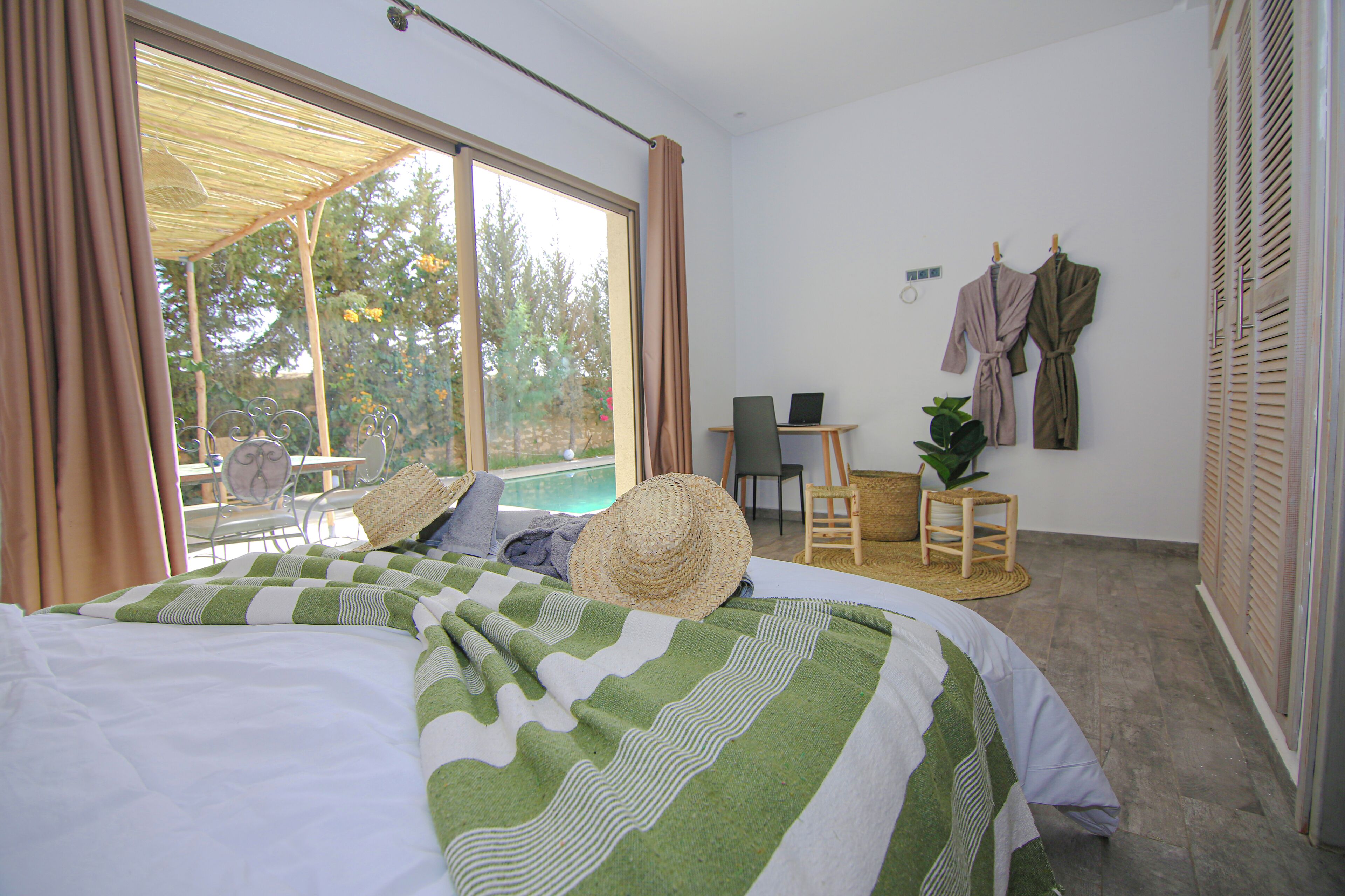 3 chambres, fer et planche à repasser, accès Internet, draps fournis