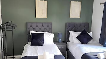 House | 3 bedrooms, iron/ironing board, free WiFi, bed sheets