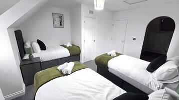 House | 3 bedrooms, iron/ironing board, free WiFi, bed sheets