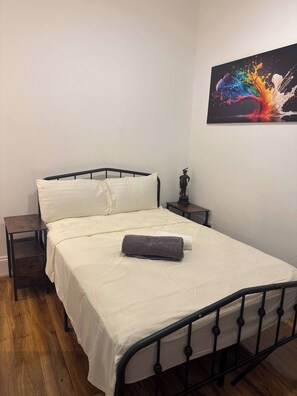 2 chambres, fer et planche à repasser, accès Internet, draps fournis