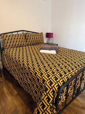 2 Schlafzimmer, Bügeleisen/Bügelbrett, Internetzugang, Bettwäsche