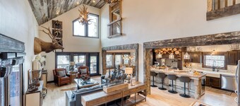 Hot Tub, Firepit & Views, Sleeps 19 | Winterhaven Estate by AvantStay