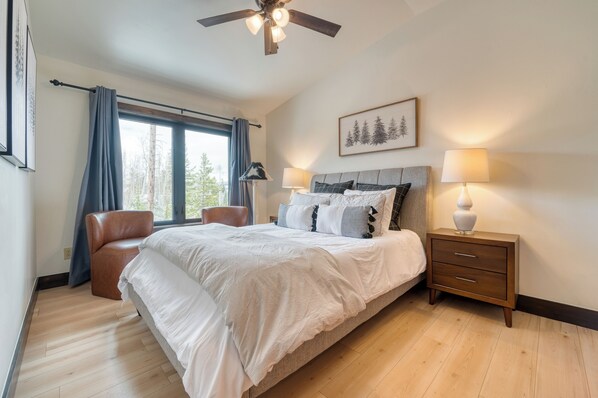 11 bedrooms, iron/ironing board, free WiFi, bed sheets