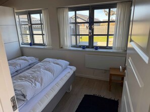 3 bedrooms, free WiFi - Lovely cottage near beautiful bathing beach (Otterup)