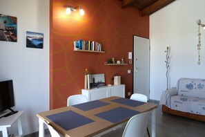 Interior - Ferienwohnung mit Pool und Panoramablick (Terre Roveresche)