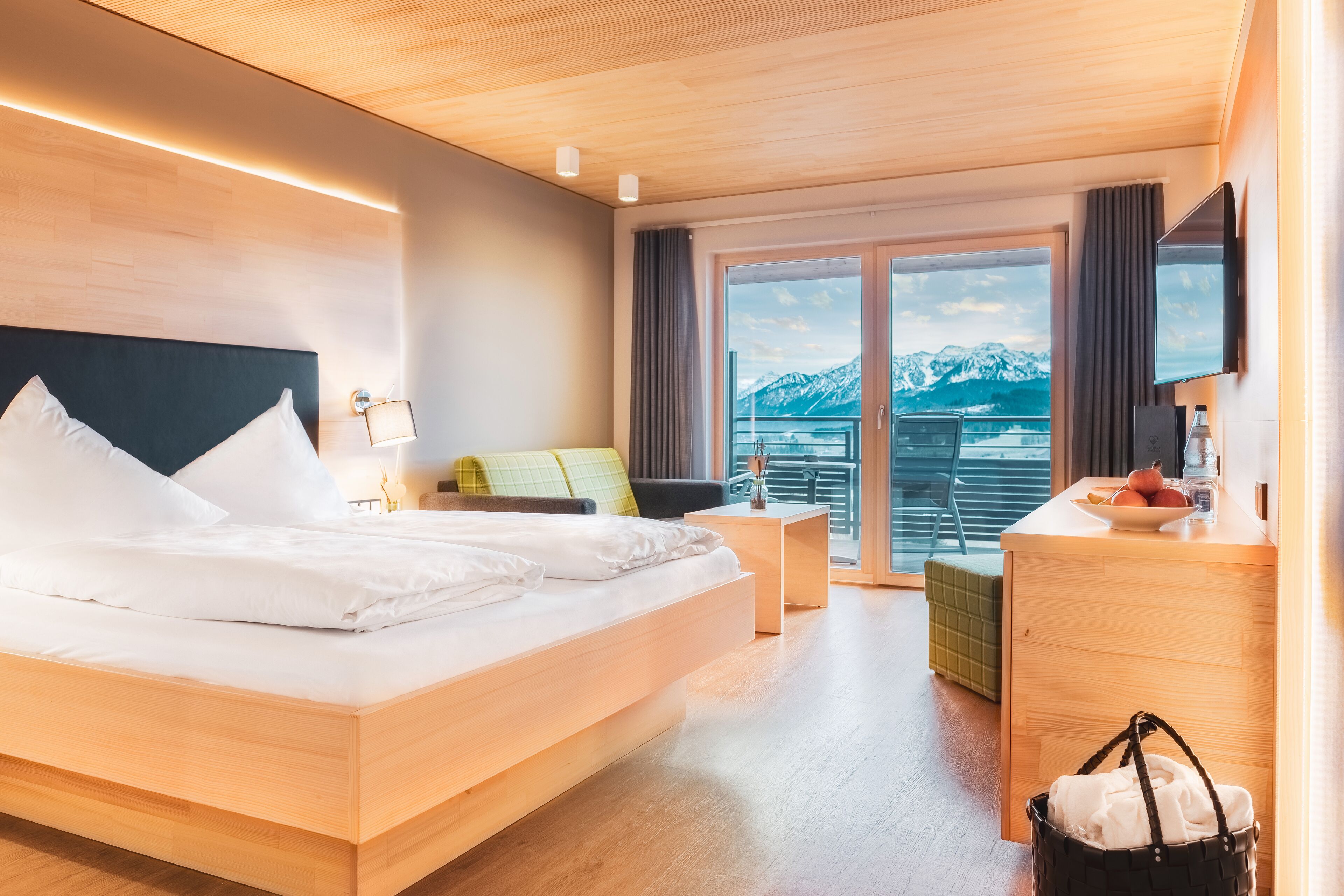 Junior suite Gehrenspitze | In-room safe, laptop workspace, blackout curtains, soundproofing