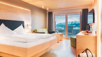Junior suite Gehrenspitze | In-room safe, laptop workspace, blackout curtains, soundproofing