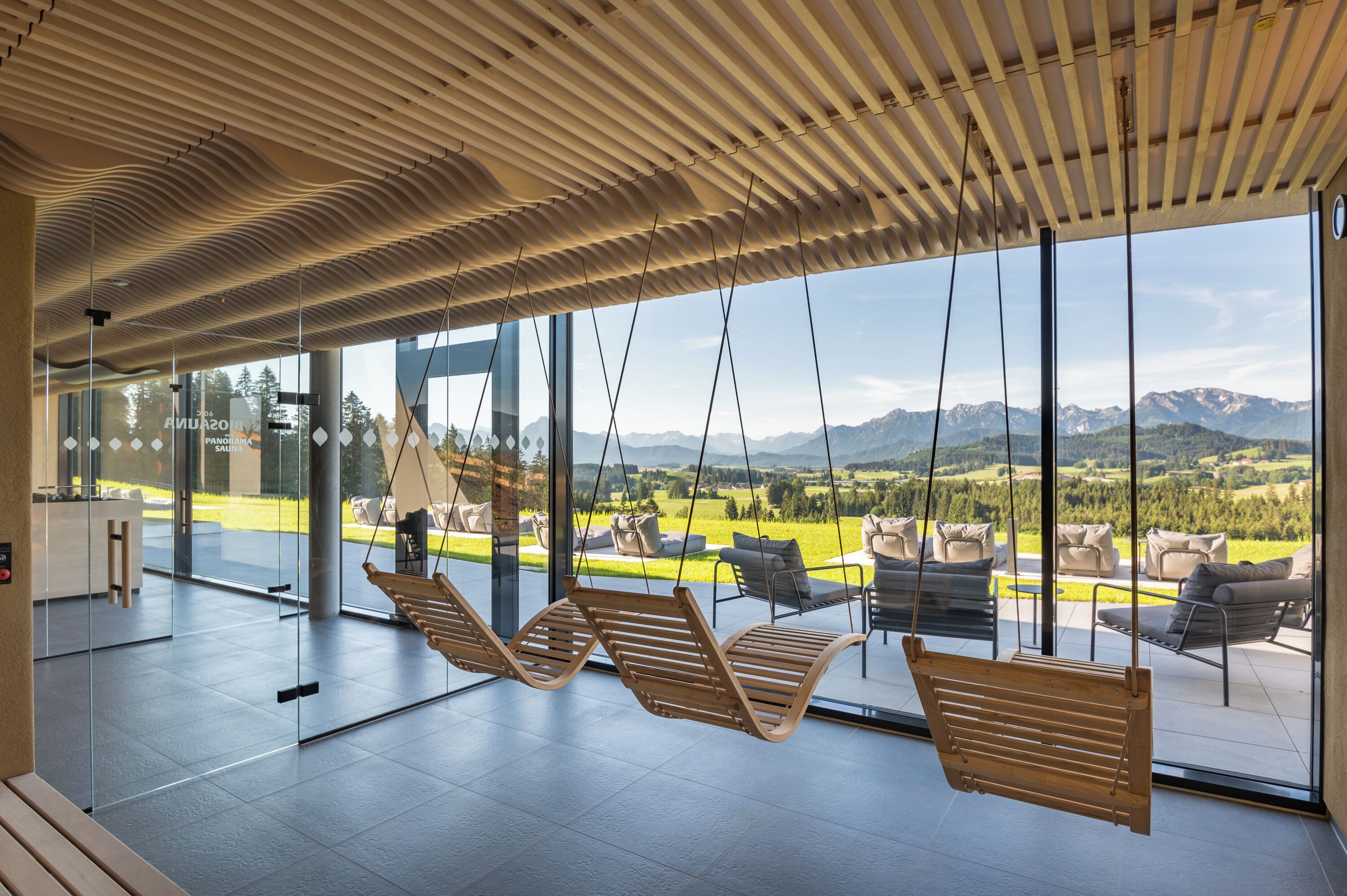 ホットストーンマッサージ、マタニティ マッサージ、3  室のトリートメントルーム、マッサージ