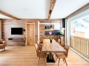 Apartment | Dining - Golden Lodges Resort Near the ski Lift (Rauris)