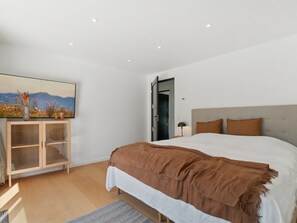 5 bedrooms, WiFi
