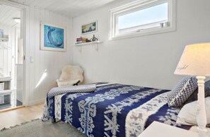 3 bedrooms, iron/ironing board, free WiFi - Family house near beach and coastal nature (Karrebæksminde)