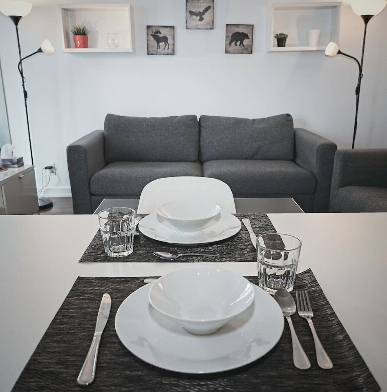 1br Condo W/ Balcony/pool/gym - Toronto