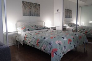 1 habitación, escritorio y wifi