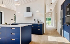 Fridge, dishwasher, coffee/tea maker