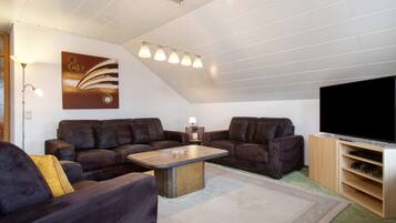 Fernseher, DVD-Player, Stereoanlage