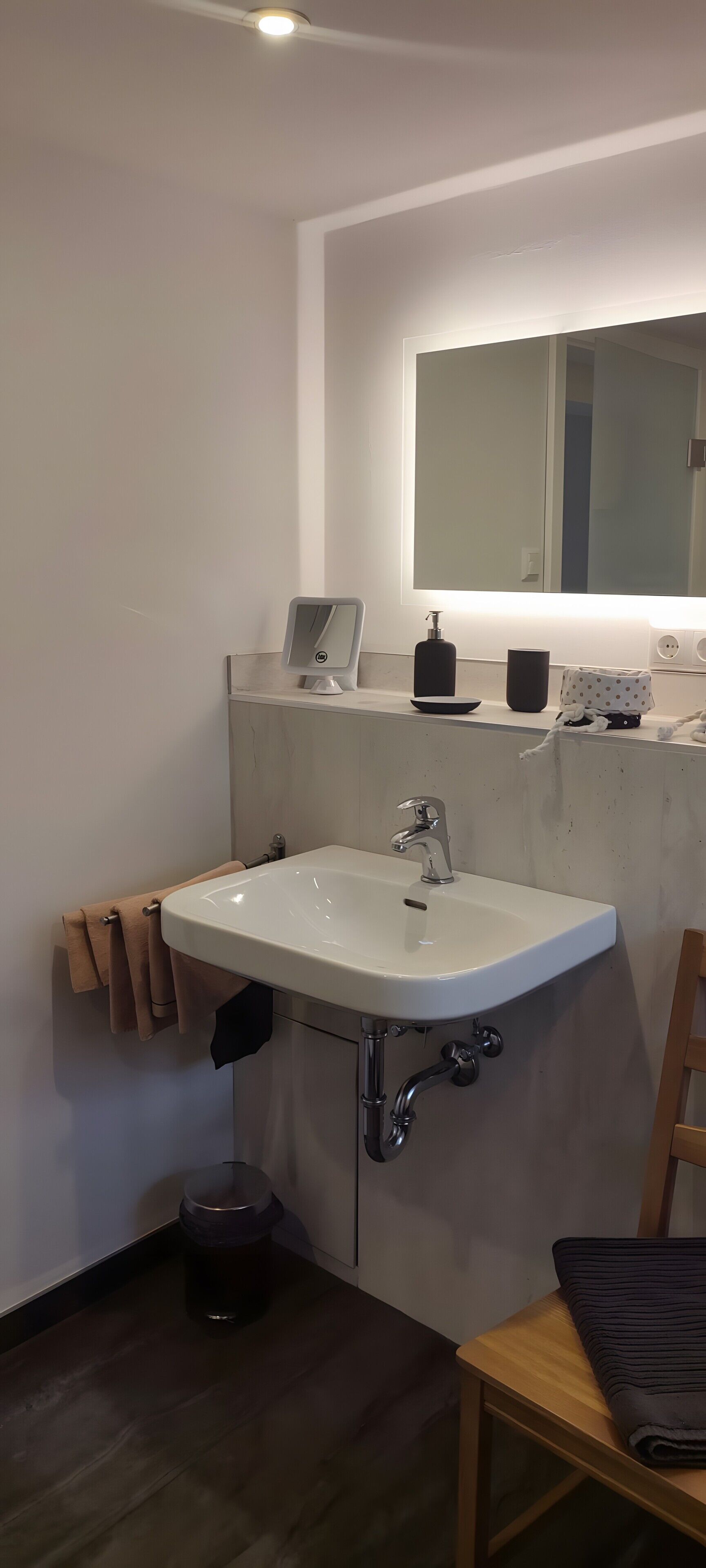 Bruser, hårtørrer, håndklæder