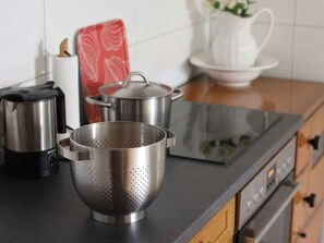 Fridge, oven, stovetop, dishwasher - Apartment 'Stötenberg' with Mountain View, Private Garden and Wi-Fi (Schmallenberg)