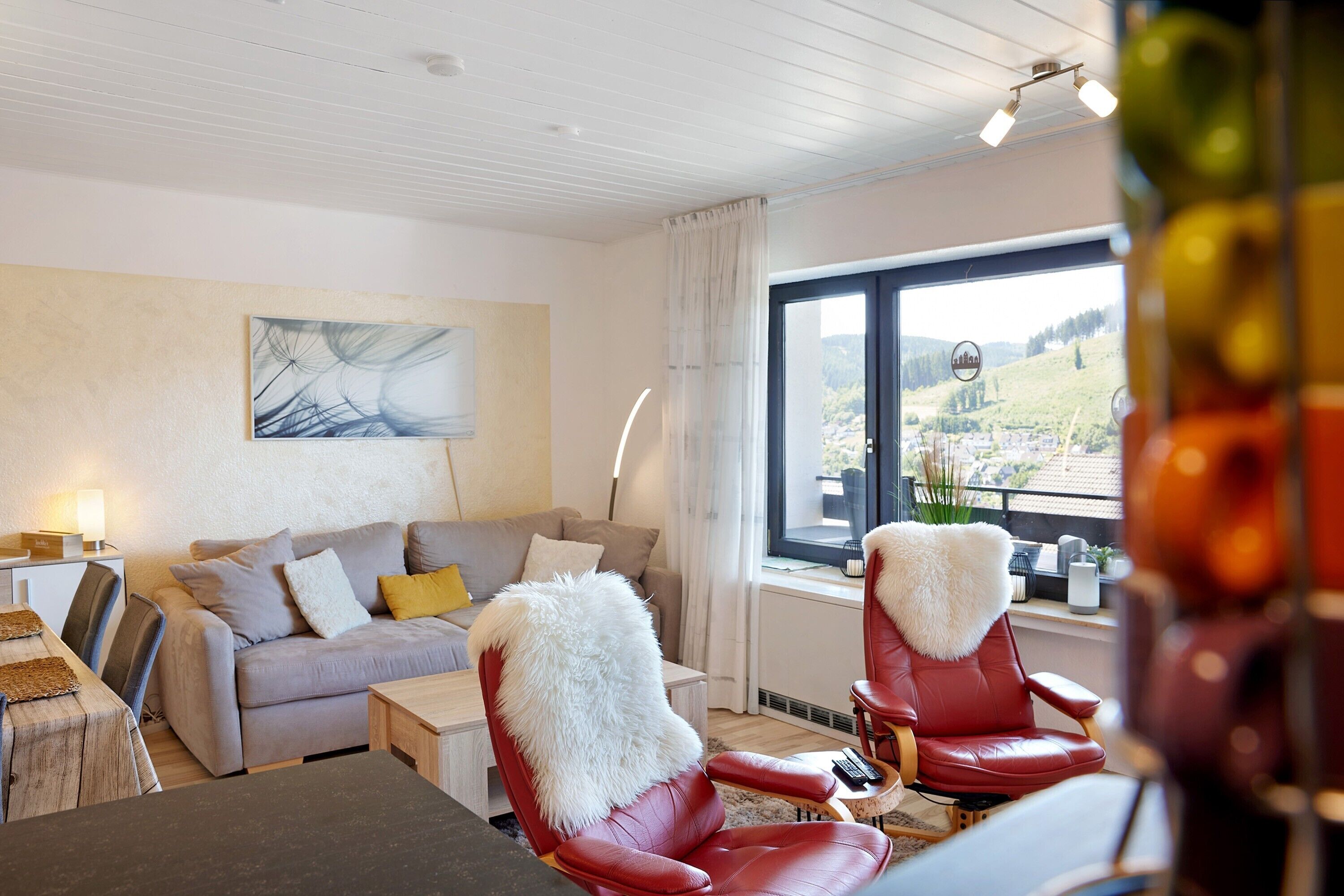 Fernseher, Kamin, Videospiele, DVD-Player