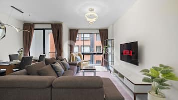 Appartement, 2 chambres, balcon | Salle de séjour