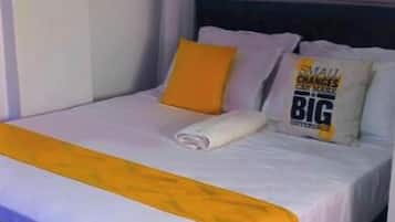 1 bedroom, desk, iron/ironing board, WiFi