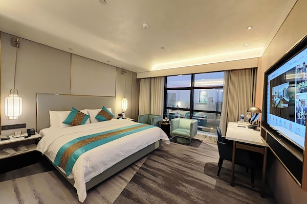 Superior Suite, City View | In-room safe, blackout drapes, iron/ironing board, WiFi (free)
