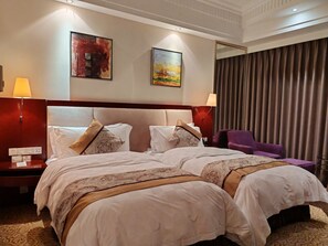 Standard Double or Twin Room, City View | In-room safe, blackout curtains, iron/ironing board, free WiFi - Powerlong Hotel Jinjiang (Quanzhou)