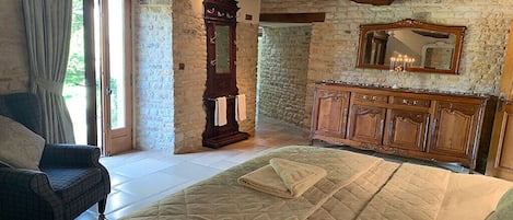 1 chambre, Wi-Fi gratuit, draps fournis